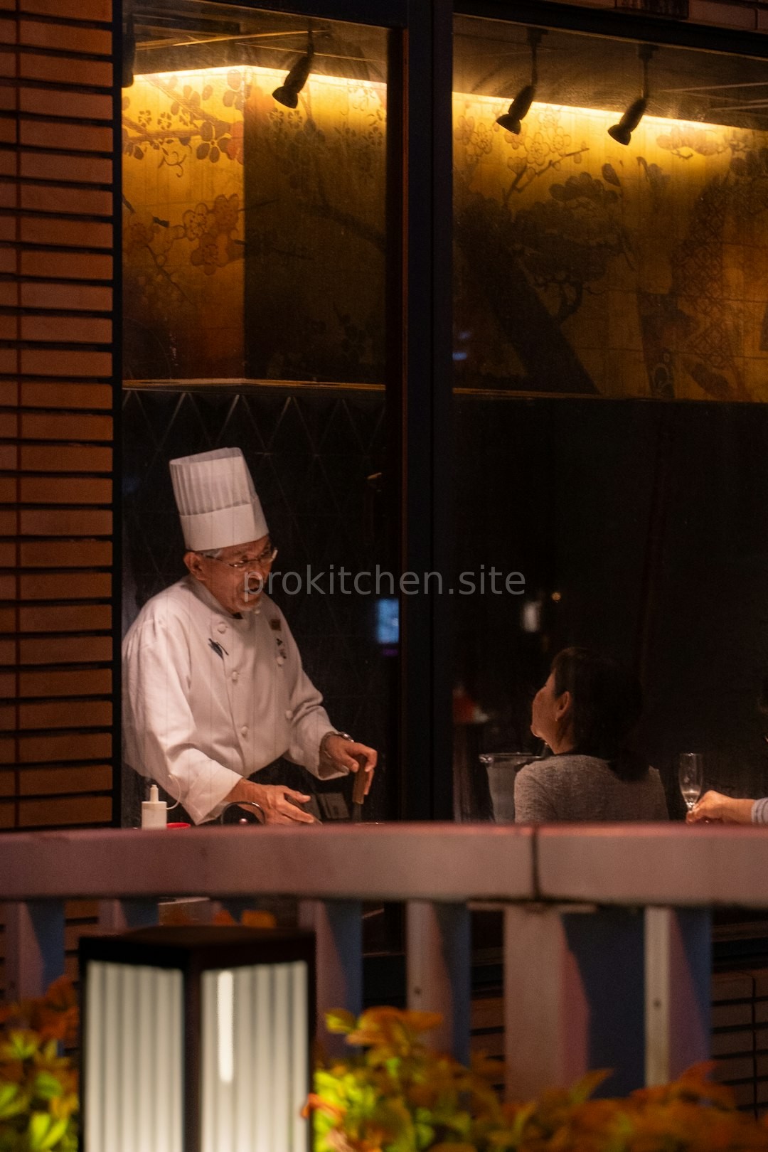 Intimate Dining